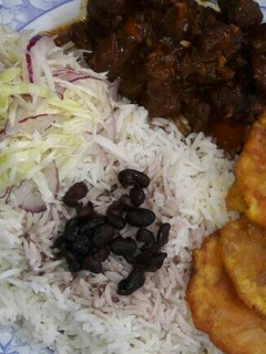 Una foto de Casado con carne en salsa
