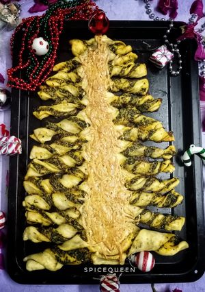 A picture of Christmas Tree Bread.