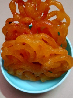 जलेबी (jalebi recipe in Hindi) रेसिपी मुख्य फोटो