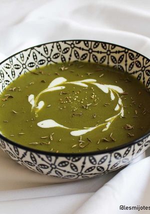 Une photo de Velouté de salade et châtaignes