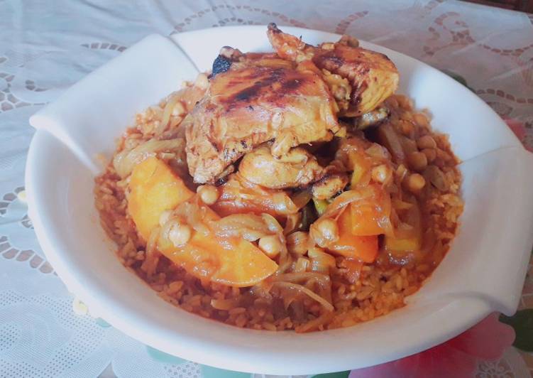 أرز ياهني بالبصلة والخضار والدجاج
