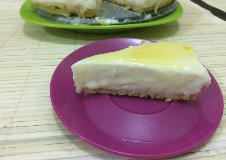 No Bake Cheesecake with Lemon Glaze