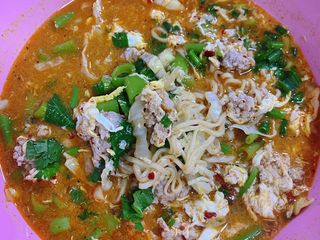 มาม่าต้มยำหมูสับไข่ข้น
