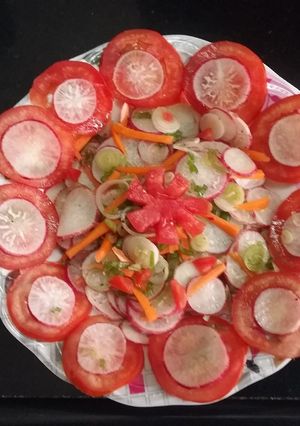 A picture of Raddish & carrot salad.