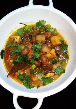 A picture of Mushrooms paneer.
