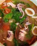 Mực nấu canh chua lá lốt