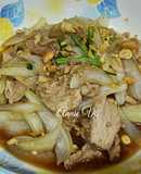 Bò xào củ hành đậu phộng