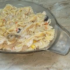 A picture of White sauce pasta.