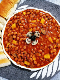 عکسی از دستور خوراک لوبیا با قارچ و سیب زمینی