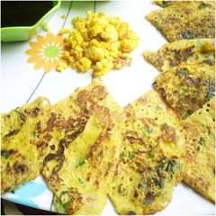 A picture of Suji besan chilla.