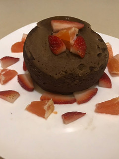 A picture of Noom friendly microwave cake.