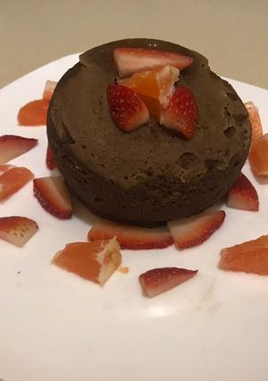 A picture of Noom friendly microwave cake.