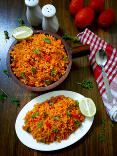 મેક્સિકન ટોમેટો રાઈસ(Mexican Tomato Rice Recipe inGujarati) રેસીપી મુખ્ય ફોટો