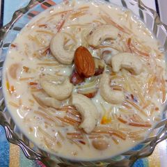 A picture of Vermicelli kheer.