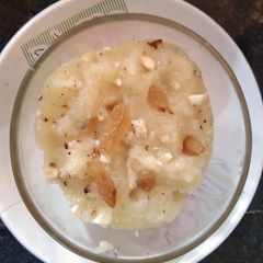 A picture of Suji ka halwa.