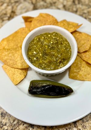 A picture of Salsa verde.