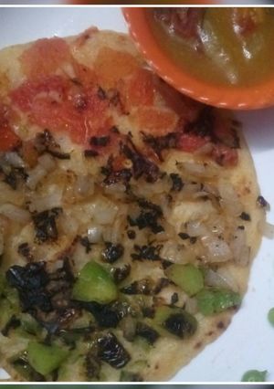 A picture of Suji uttapam.