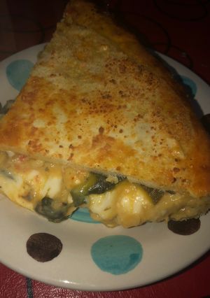 Una foto de Tarta de zapallito y pollo!!con masa casera😋
