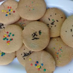 A picture of Honey biscuits.