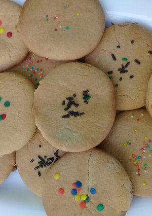 A picture of Honey biscuits.