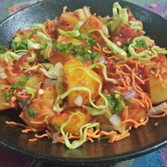 A picture of Khatay aloo.