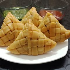 Mat Style Khasta Samosa A picture of Mat Style Khasta Samosa.