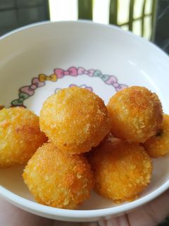 Foto resep Pompom potato cheesy bites (Bola kentang keju)