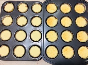 Hình của món Bánh bông lan phô mai Nhật Bản (Japanese chiffon cheese cupcakes).