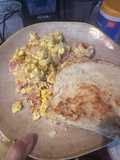 Huevos Revueltos con Jamón y Cebolla