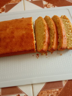 A picture of Orange cake.