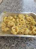 Tortellini in brodo vegetale con piselli