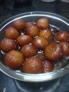 ગુલાબ જાંબુ-(gulab jamun recipe in Gujarati) રેસીપી મુખ્ય ફોટો