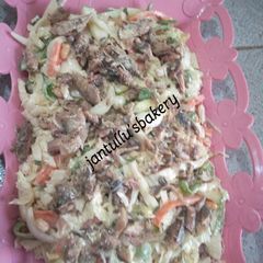 A picture of Chinese cabbage tuna salad.