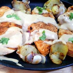 A picture of Juicy chicken steaks with spicy mayo garlic sauce😋.