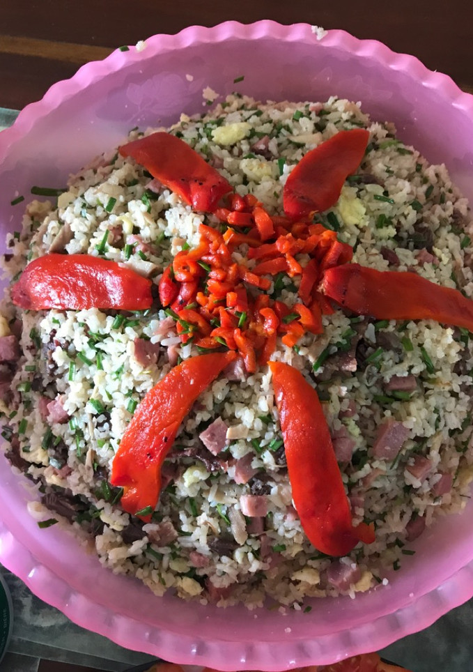 Una foto de Arroz frito (variación sin salsa de soja original)