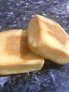 A picture of Pineapple Cakes.