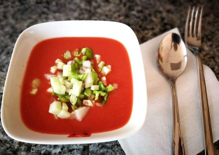 Gazpacho de tomatitos cherrys de la huerta 🍅