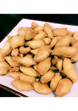 A picture of Mini Shakarparas.