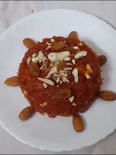 गाजर का हलवा (gajar ka halwa recipe in Hindi) रेसिपी मुख्य फोटो