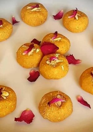 मगस लडडू (magaz ladoor ecipe in Hindi) रेसिपी मुख्य फोटो