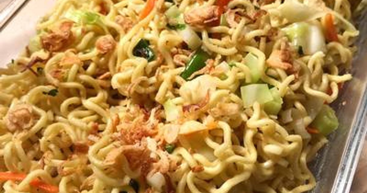 Mie goreng lauk tumpeng
