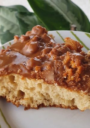 Una foto de Cubierta para torta con crema de dulce de leche y mantequilla de maní