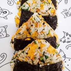 รูปของ Onigiri Keningkir Pedas (Onigiri ndeso)