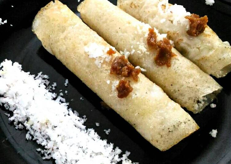 Banana and rice powder pancake with coconut