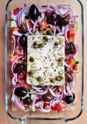 Una foto de Horiatiki 🏺 Ensalada griega con queso Feta 🇬🇷 Grecia 🇬🇷
