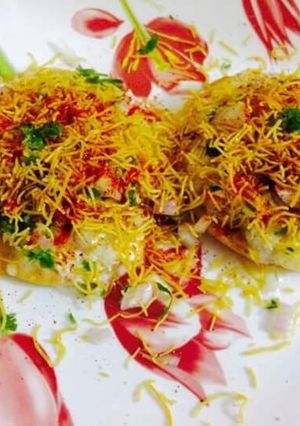 A picture of Kachori Chaat.