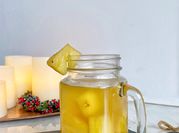 Una foto de ponche de frutas mexicano