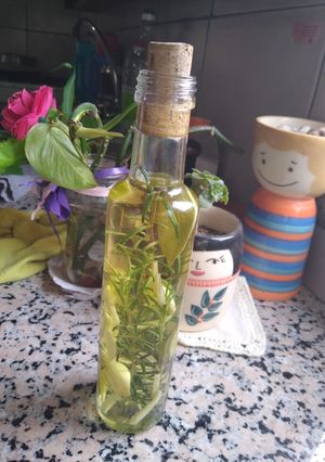 Una foto de Aceite aromático y saborizado rico😋