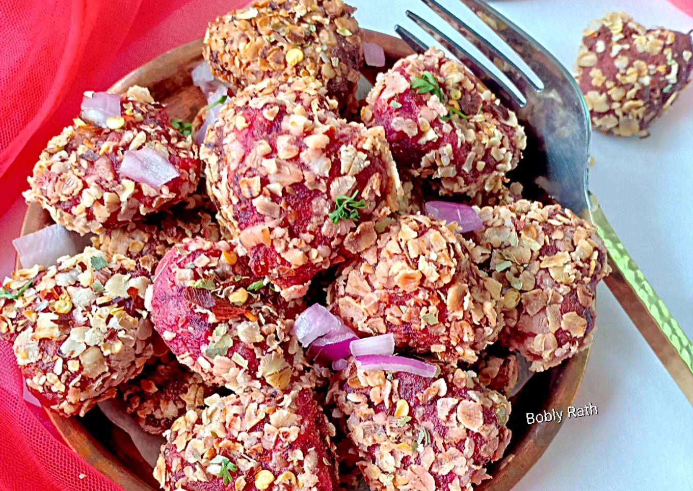 Cheesy beet popcorns