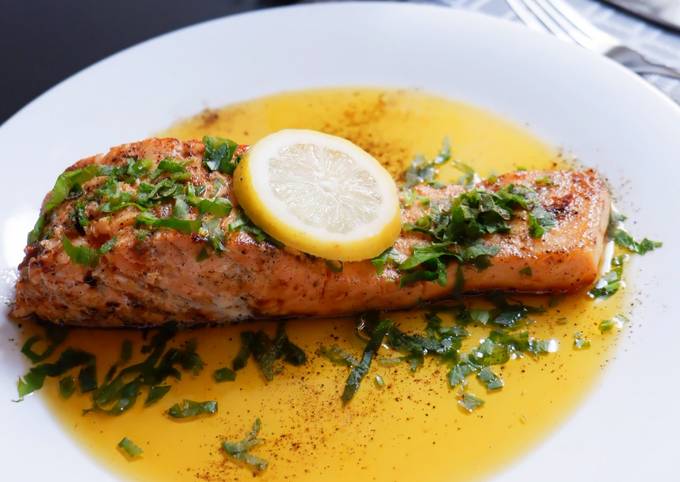 Resep Pan Seared Salmon With Lemon Butter Sauce Oleh Maya Pradana Cookpad